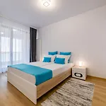 Aqua Luminita Apartment
